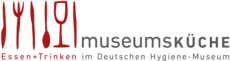 Logo der Museumsküche im Deutschen Hygiene-Museum in weinrot und schwarz