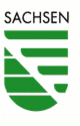 Modernes Landessignet des Freistaats Sachsen in grün mit Förderhinweis